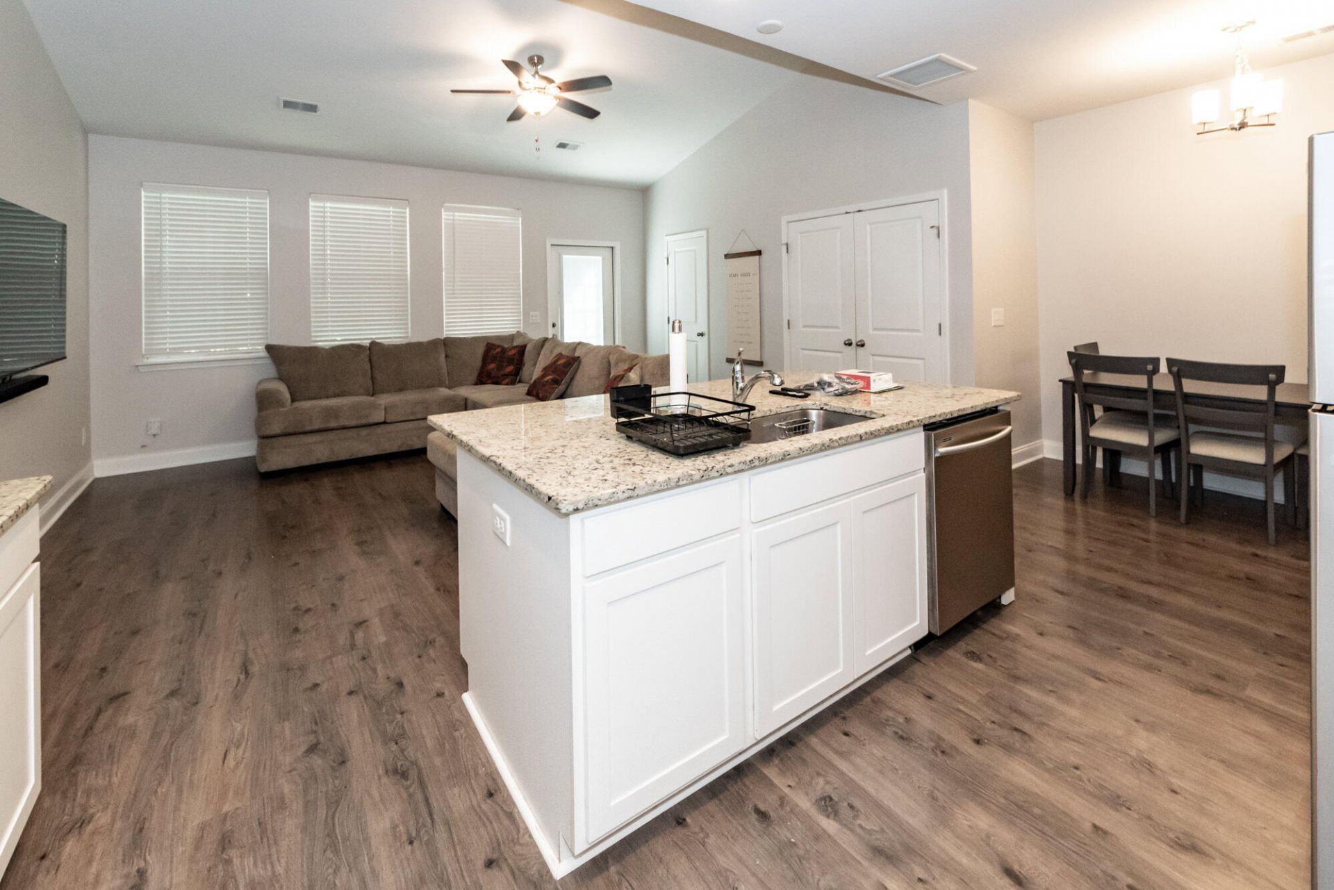 7789 Montview Road Photo 18