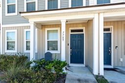 7789 Montview Road photo 4