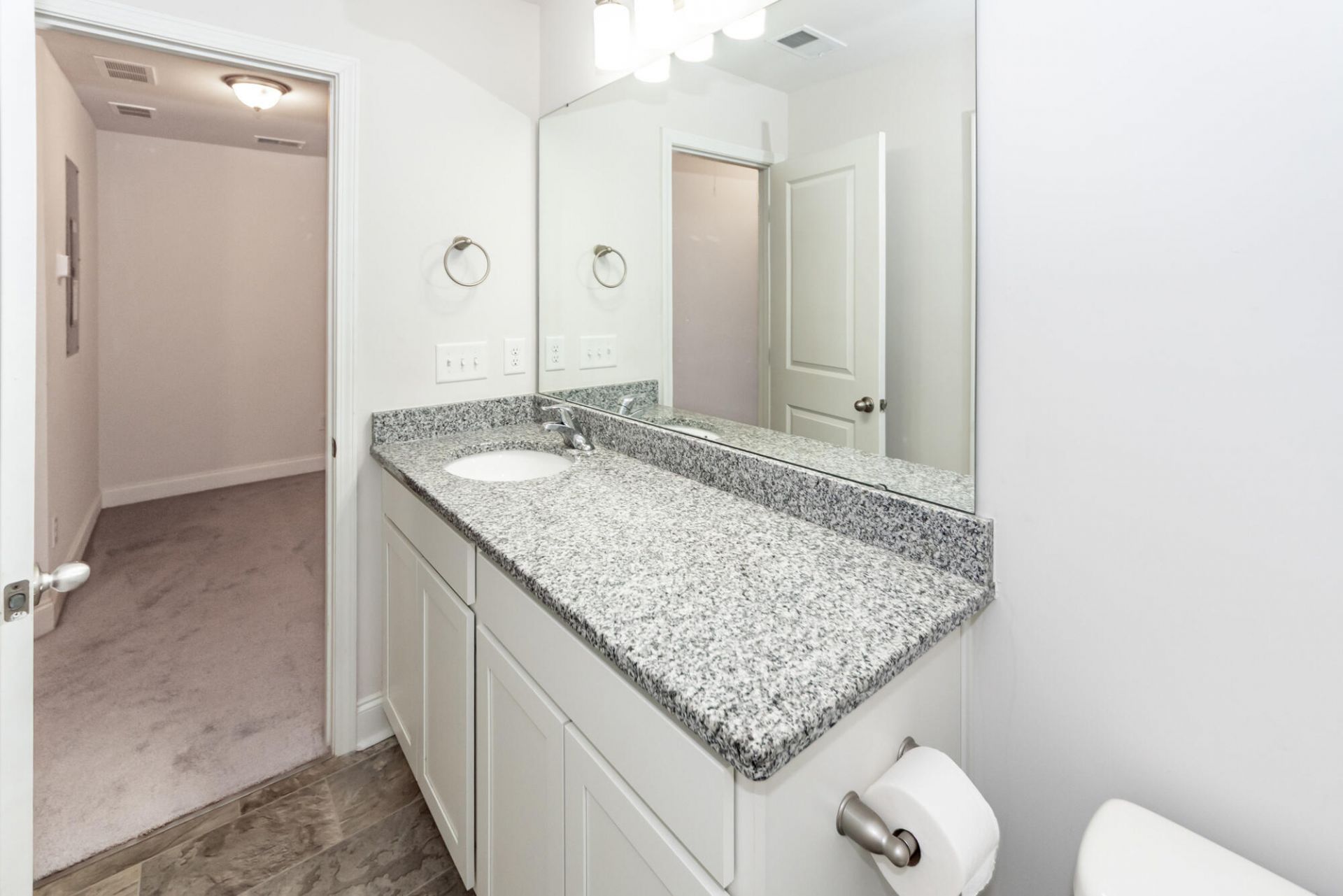 7789 Montview Road Photo 24