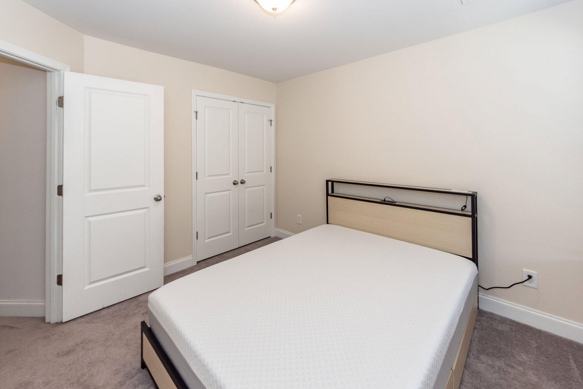 7789 Montview Road Photo 30