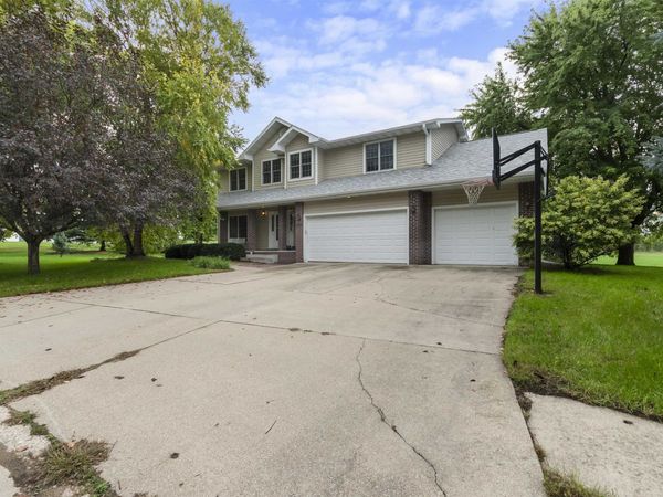 3009 Keokuk Avenue , Spirit Lake, IA 51360