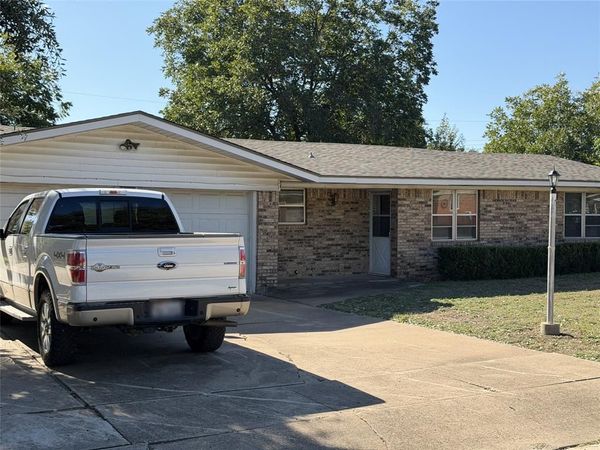111 E Dawn Drive, Robinson, TX 76706