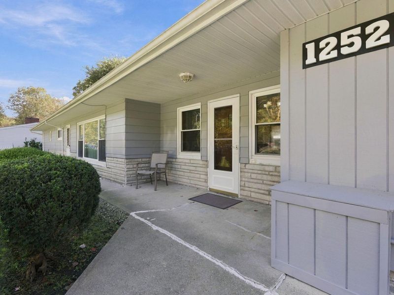 1252 E Allen Street , Lancaster, OH 43130 Photo 3