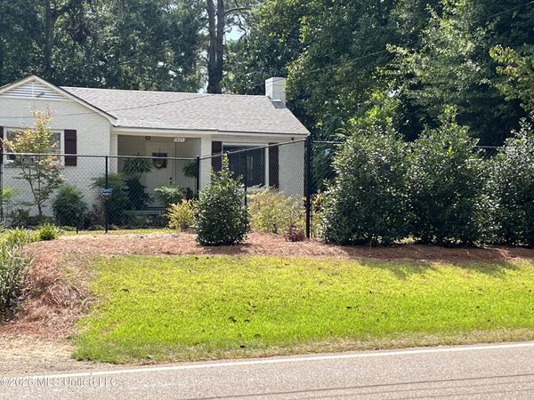 929 Northwest Avenue, McComb, MS 39648
