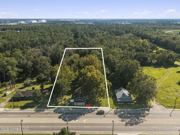 14065 Dedeaux Road, Gulfport, MS 39503