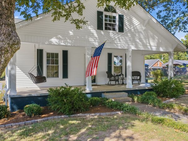 221 Spring St , Huntingdon, TN 38344