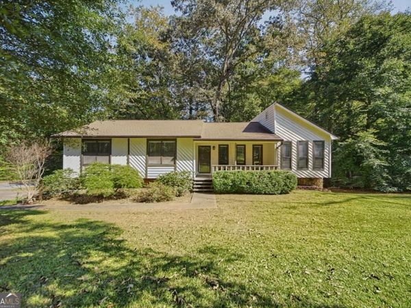 136 Farmington Drive, Woodstock, GA 30188