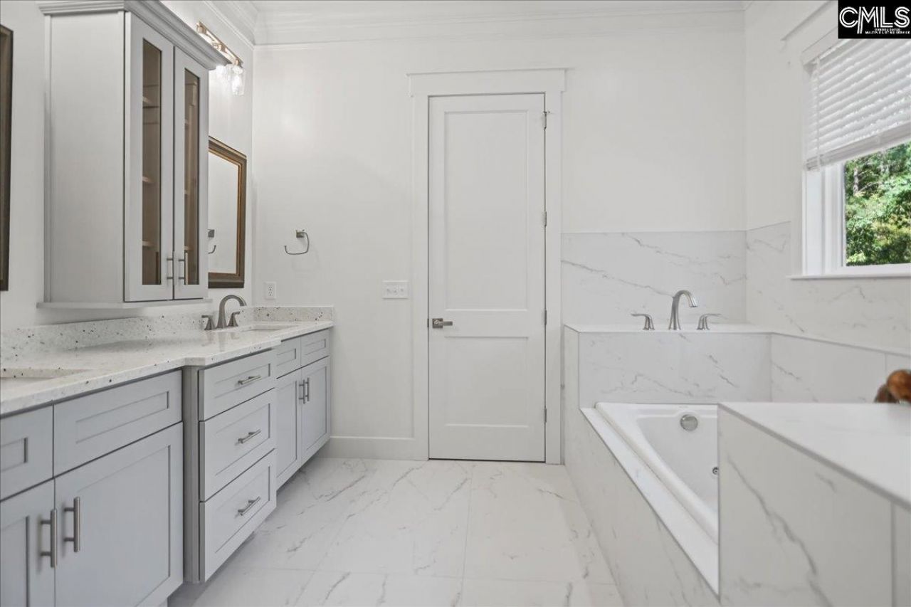 109 Silver Lake Circle  Photo 9