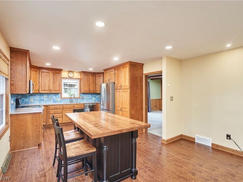 669 Upper Merriman Drive , Akron, OH 44303 Photo 8