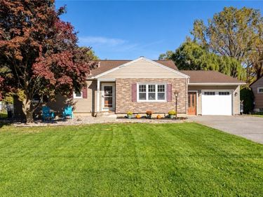 566 Latta Rd , Rochester, NY 14612