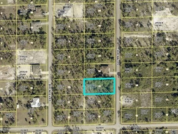1305 Glenn AVE , LEHIGH ACRES, FL 33972