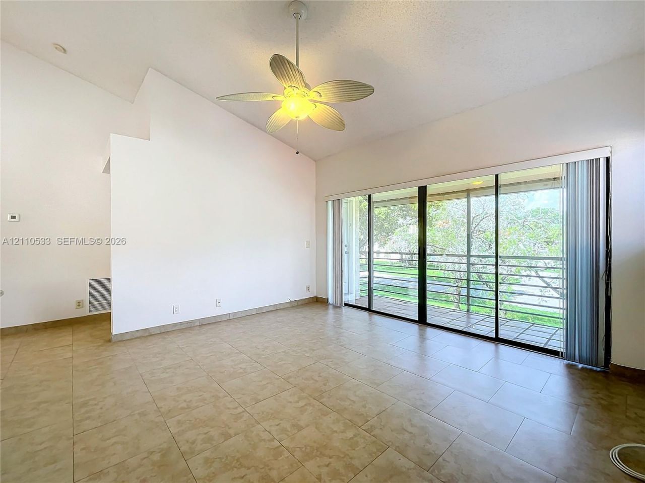20 Via De Casas Sur, Unit 202, Boynton Beach, FL 33426 Photo