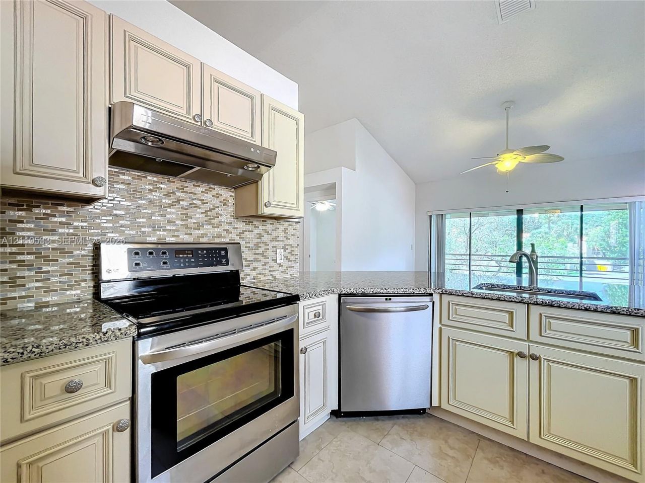 20 Via De Casas Sur, Unit 202, Boynton Beach, FL 33426 Photo