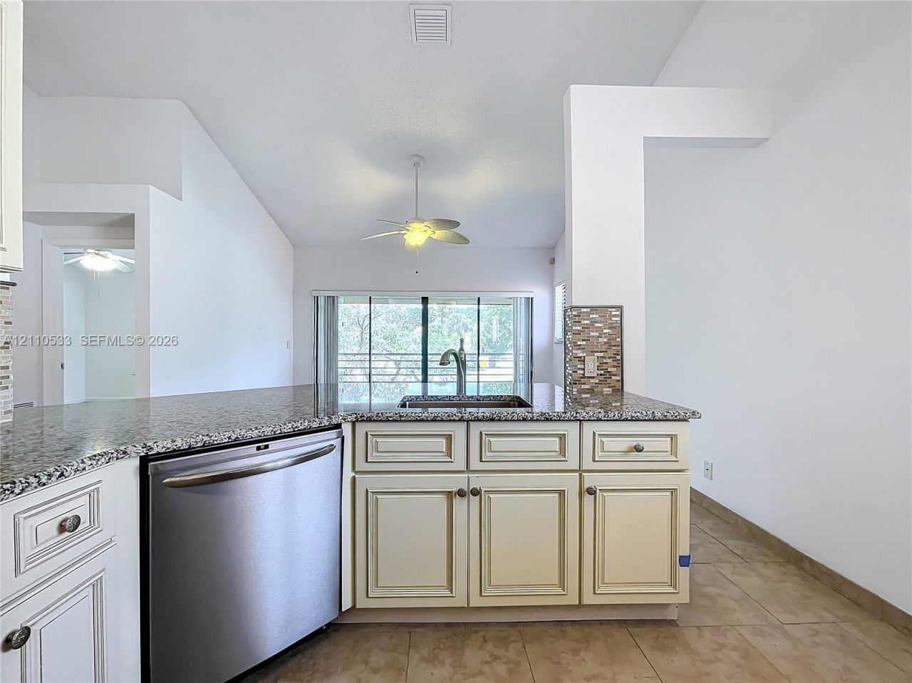 20 Via De Casas Sur, Unit 202, Boynton Beach, FL 33426 Photo