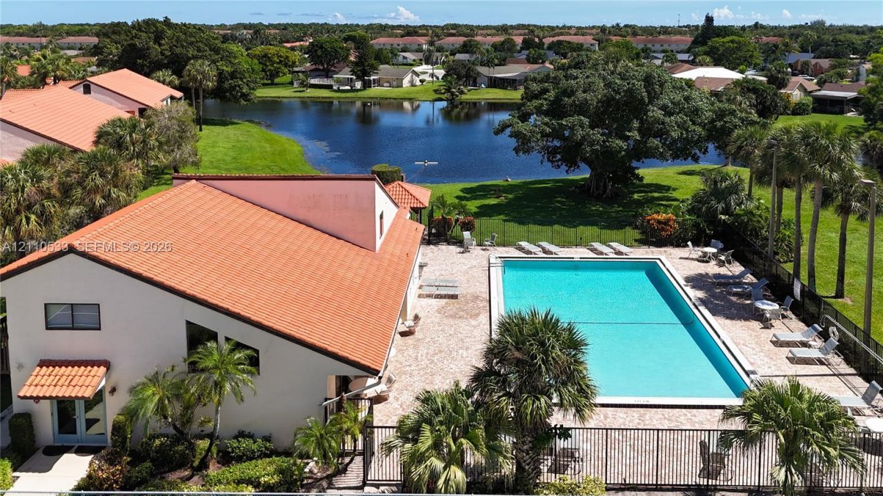 20 Via De Casas Sur, Unit 202, Boynton Beach, FL 33426 Photo