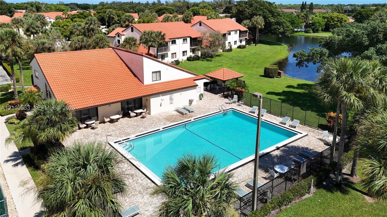 20 Via De Casas Sur, Unit 202, Boynton Beach, FL 33426 Photo