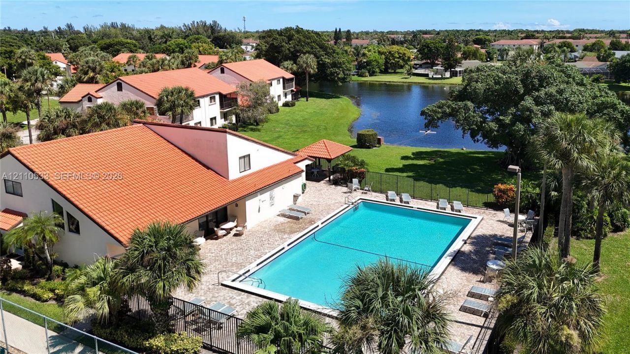 20 Via De Casas Sur, Unit 202, Boynton Beach, FL 33426 Photo