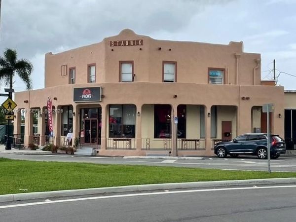 45 Curtiss Pkwy , Miami Springs, FL 33166