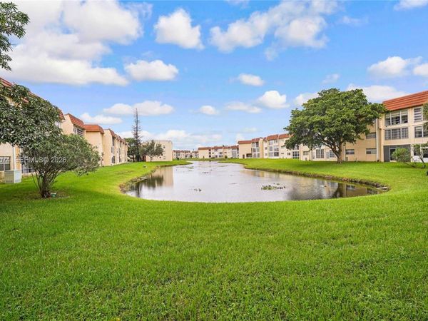 8821 Sunrise Lakes Blvd, Unit 102, Sunrise, FL 33322