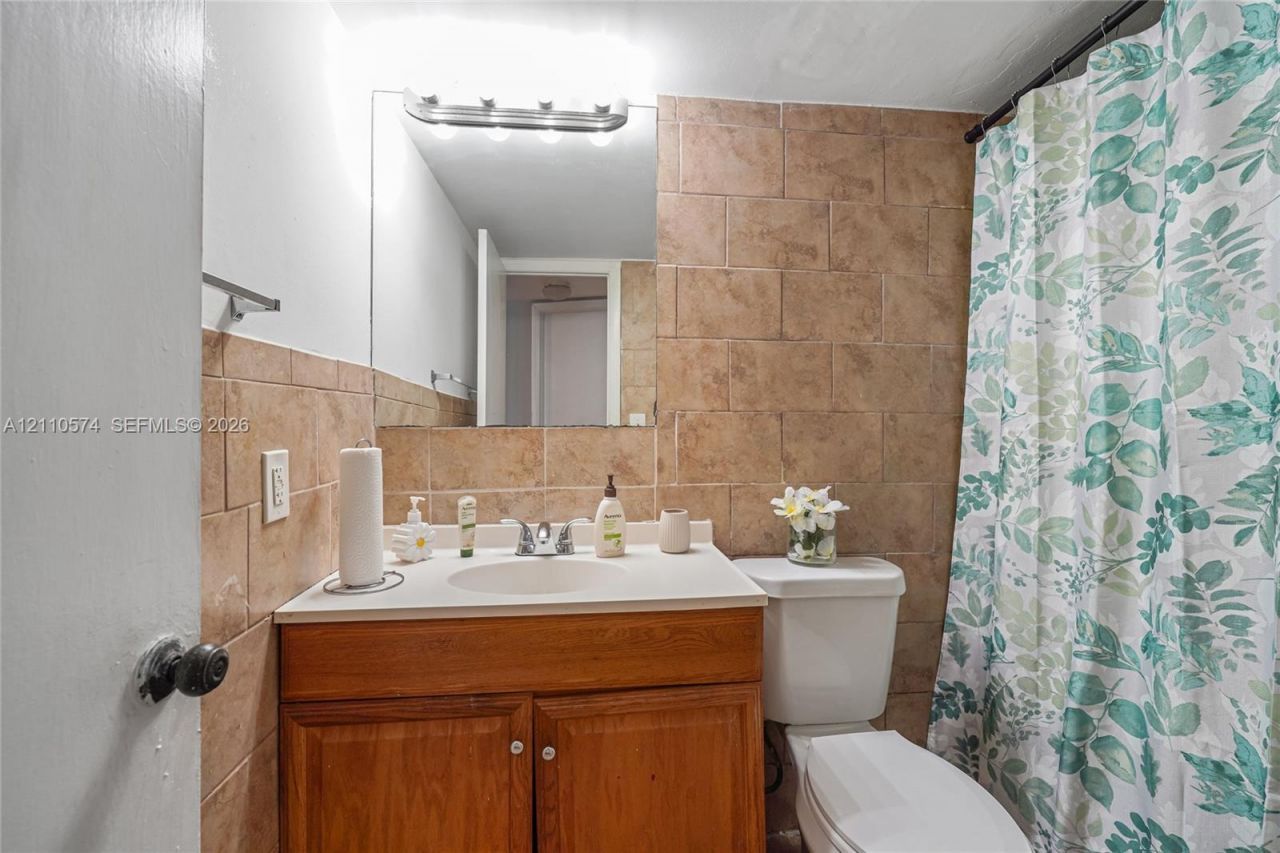 8821 Sunrise Lakes Blvd, Unit 102, Sunrise, FL 33322 Photo