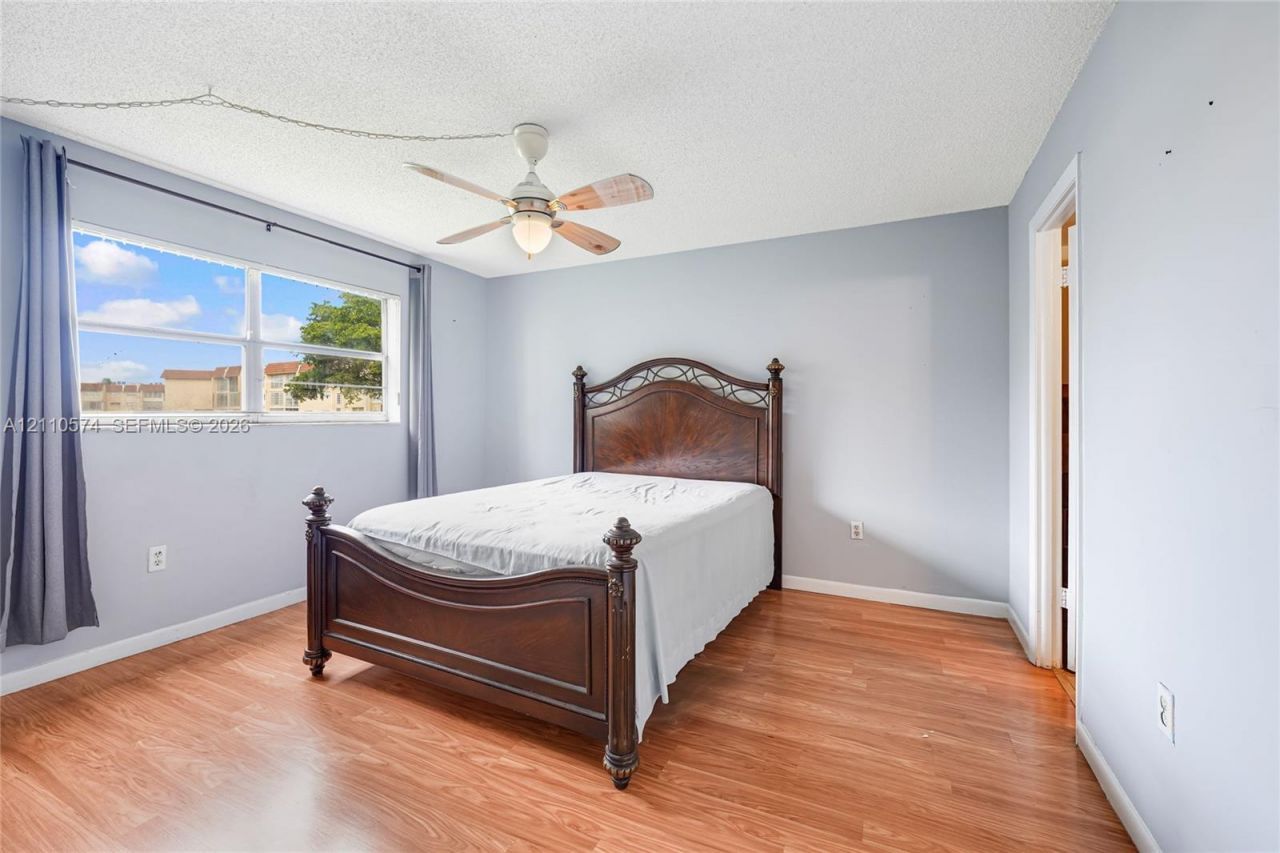 8821 Sunrise Lakes Blvd, Unit 102, Sunrise, FL 33322 Photo