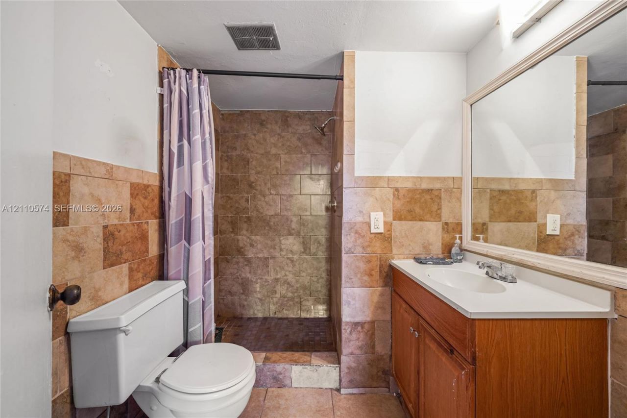 8821 Sunrise Lakes Blvd, Unit 102, Sunrise, FL 33322 Photo