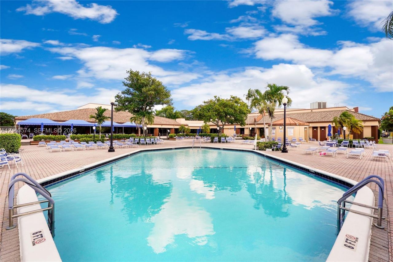 8821 Sunrise Lakes Blvd, Unit 102, Sunrise, FL 33322 Photo