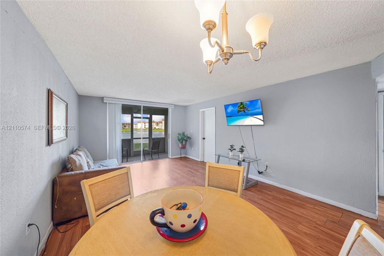 8821 Sunrise Lakes Blvd, Unit 102, Sunrise, FL 33322 Photo