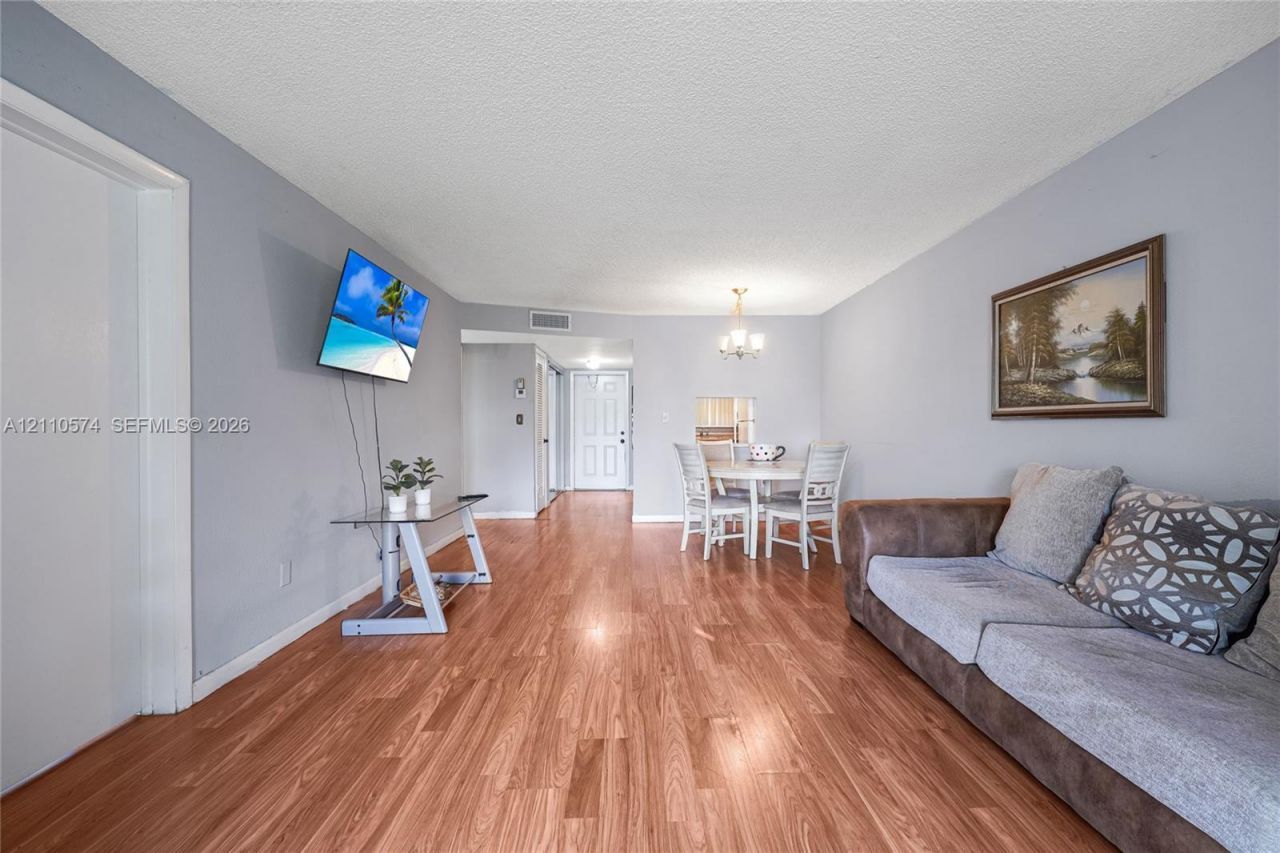 8821 Sunrise Lakes Blvd, Unit 102, Sunrise, FL 33322 Photo