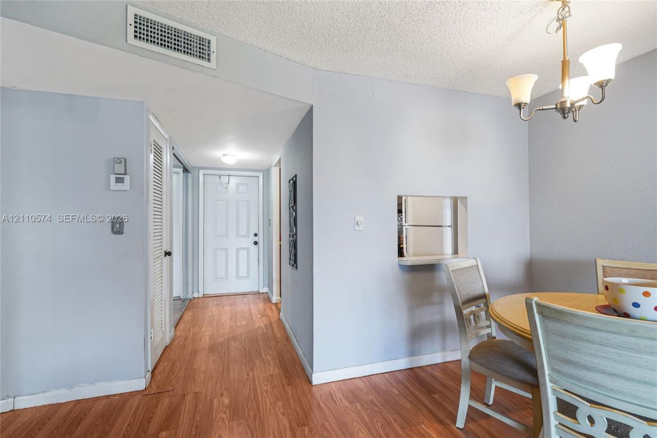 8821 Sunrise Lakes Blvd, Unit 102, Sunrise, FL 33322 Photo