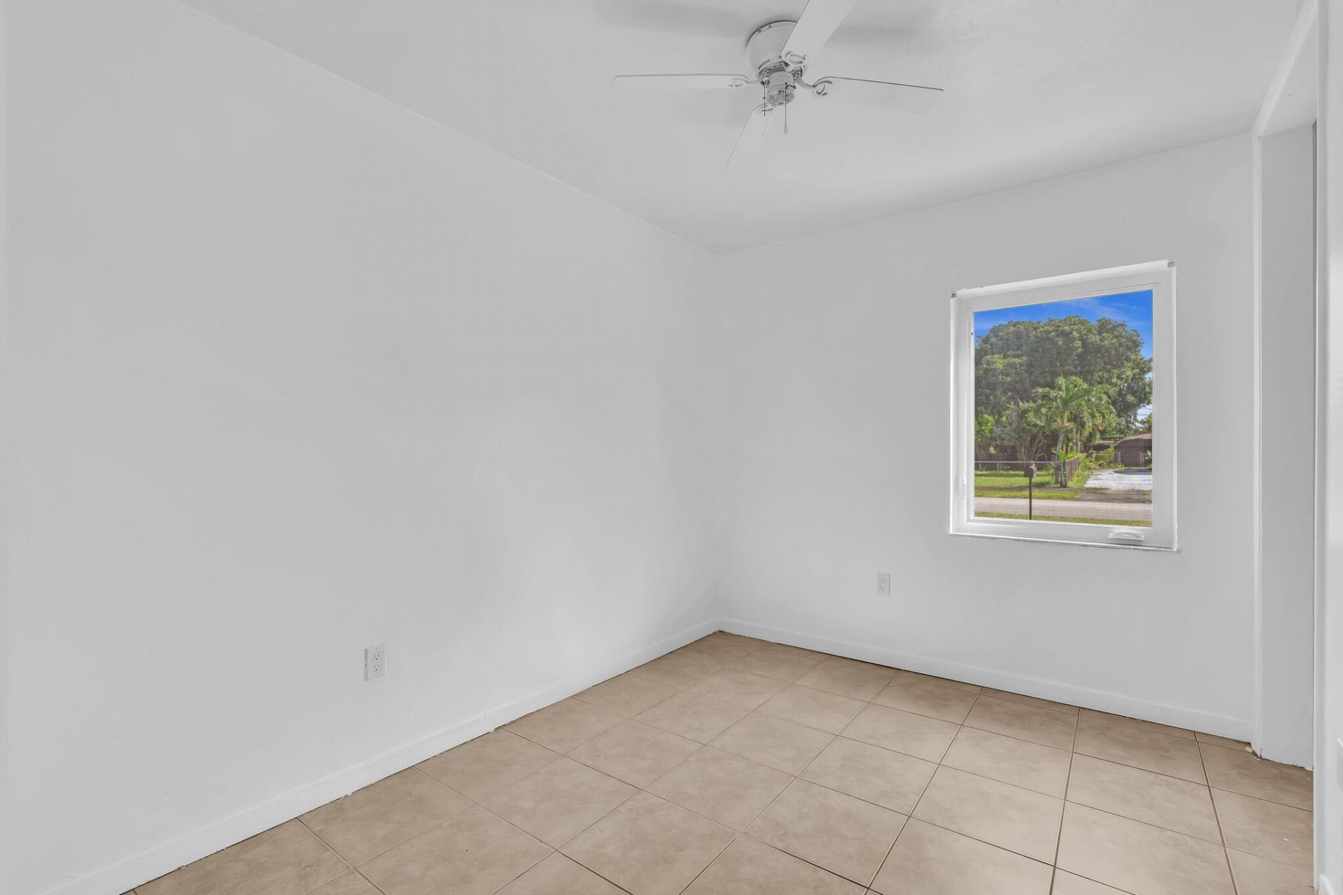 16400 NW 18th Place Nw, Opa Locka, FL 33054 Photo