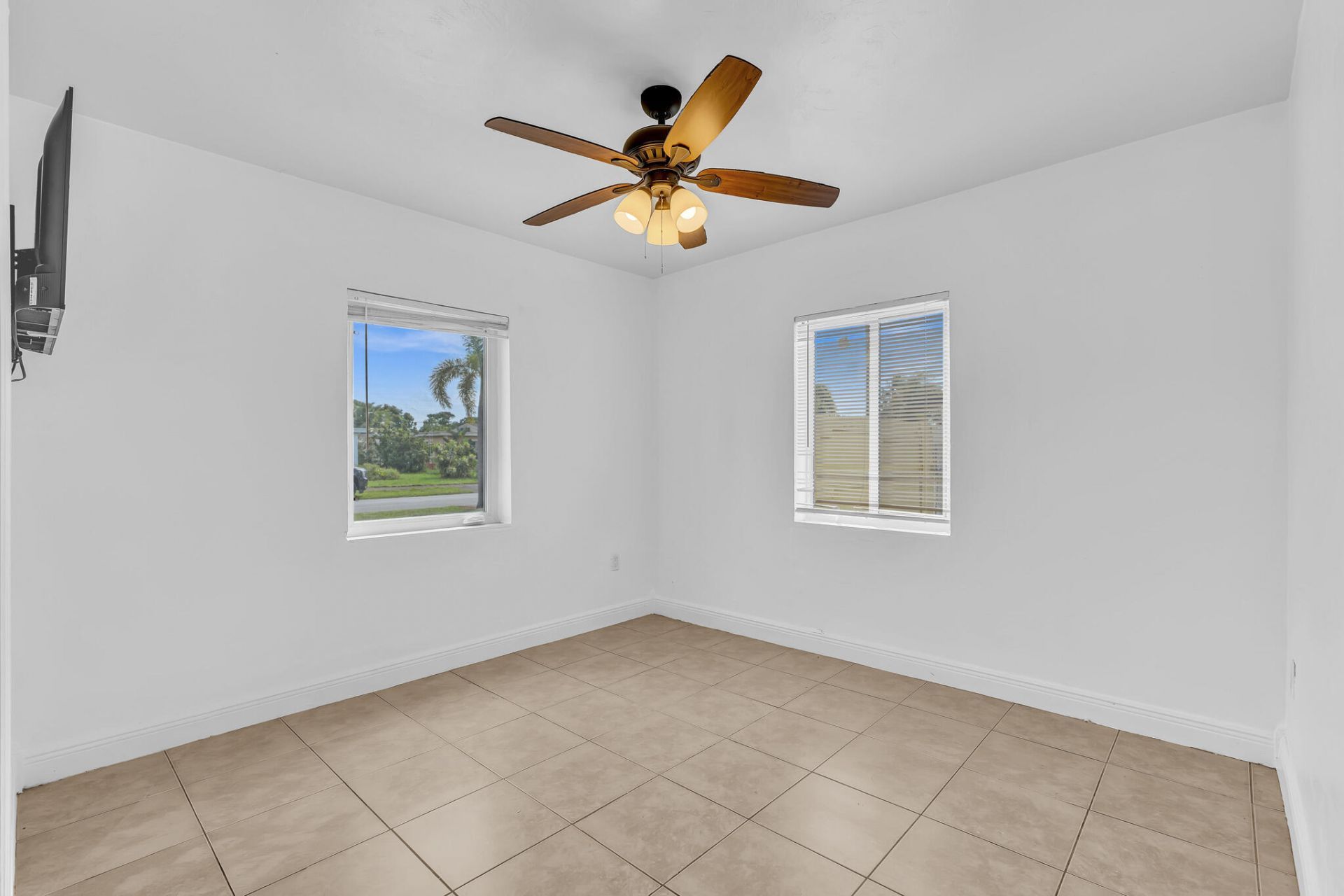 16400 NW 18th Place Nw, Opa Locka, FL 33054 Photo