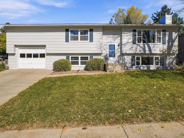 2802 RAWHIDE DR, Rapid City, SD 57702