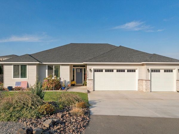 27316 N Plum Drive, Benton City, WA 99320