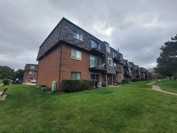9368 Bay Colony Drive , Unit 3N, Des Plaines, IL 60016
