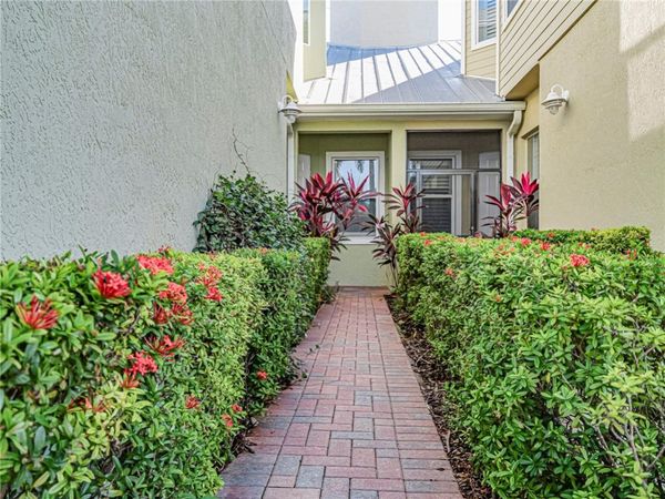 1835 Bridgepointe Circle, Unit 18, Vero Beach, FL 32967