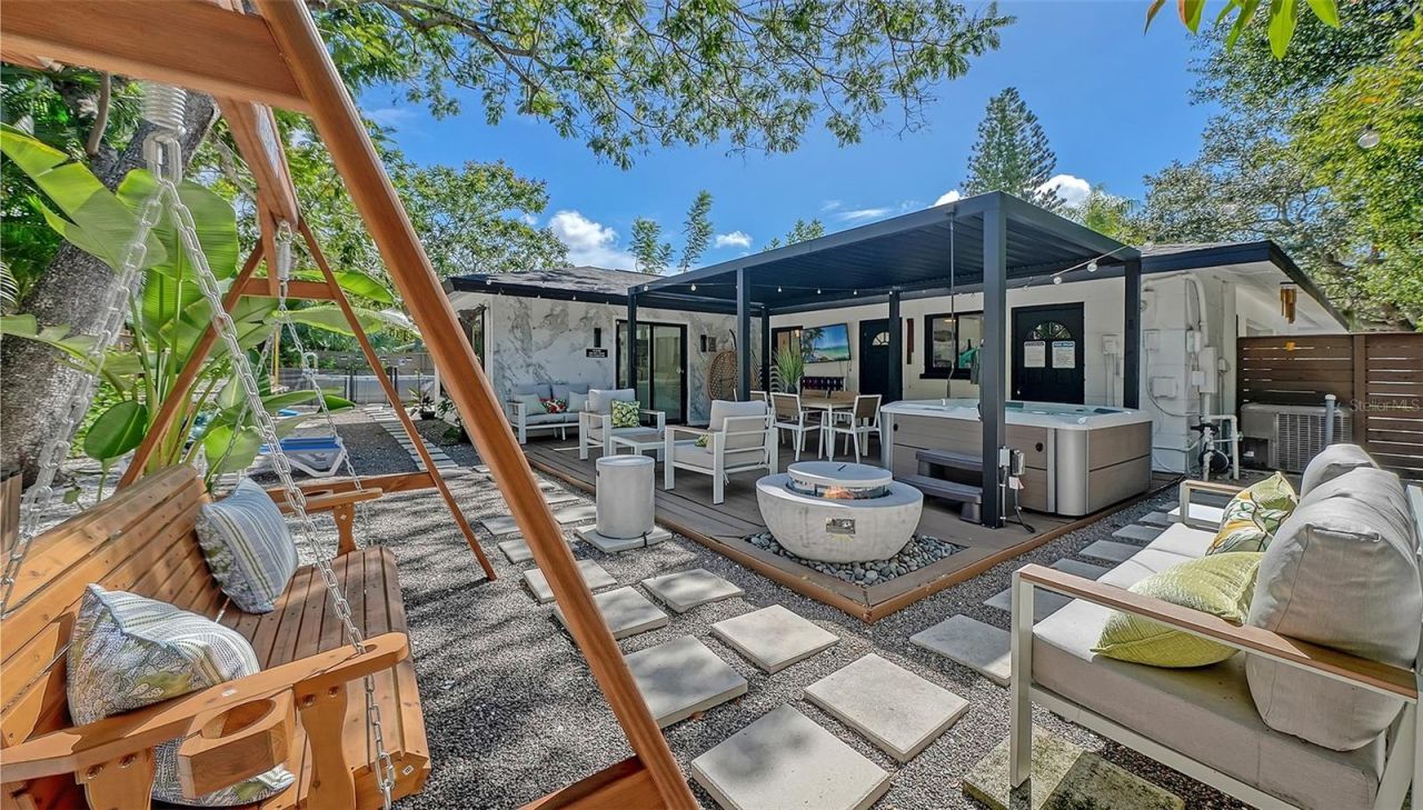 2375 Datura Street, Sarasota, FL 34239 Photo