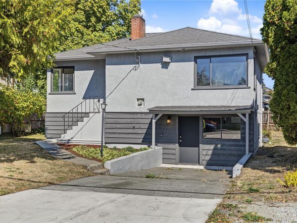 244 Regina Ave , Saanich, BC V8Z 1J5