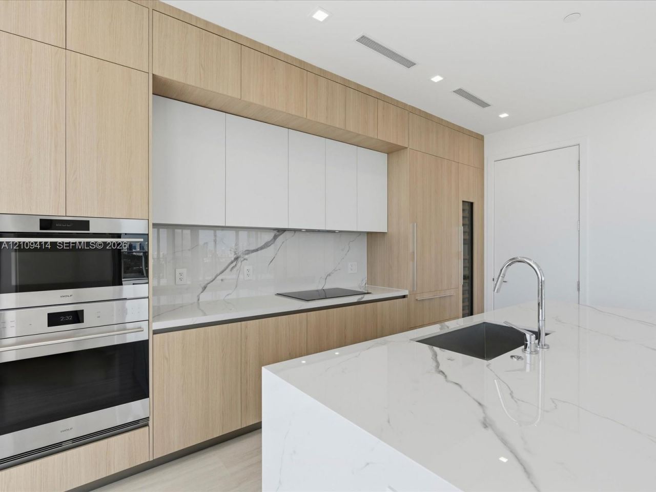 2411 Laguna Circle , Unit 3101, North Miami, FL 33181 Photo