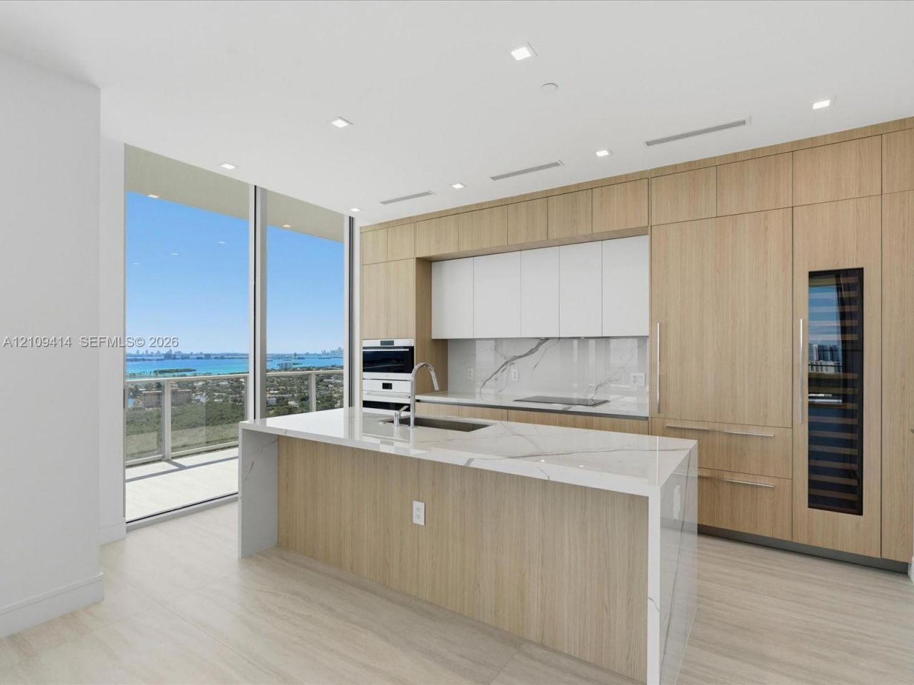 2411 Laguna Circle , Unit 3101, North Miami, FL 33181 Photo