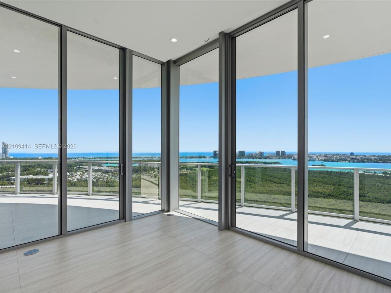 2411 Laguna Circle , Unit 3101, North Miami, FL 33181 Photo