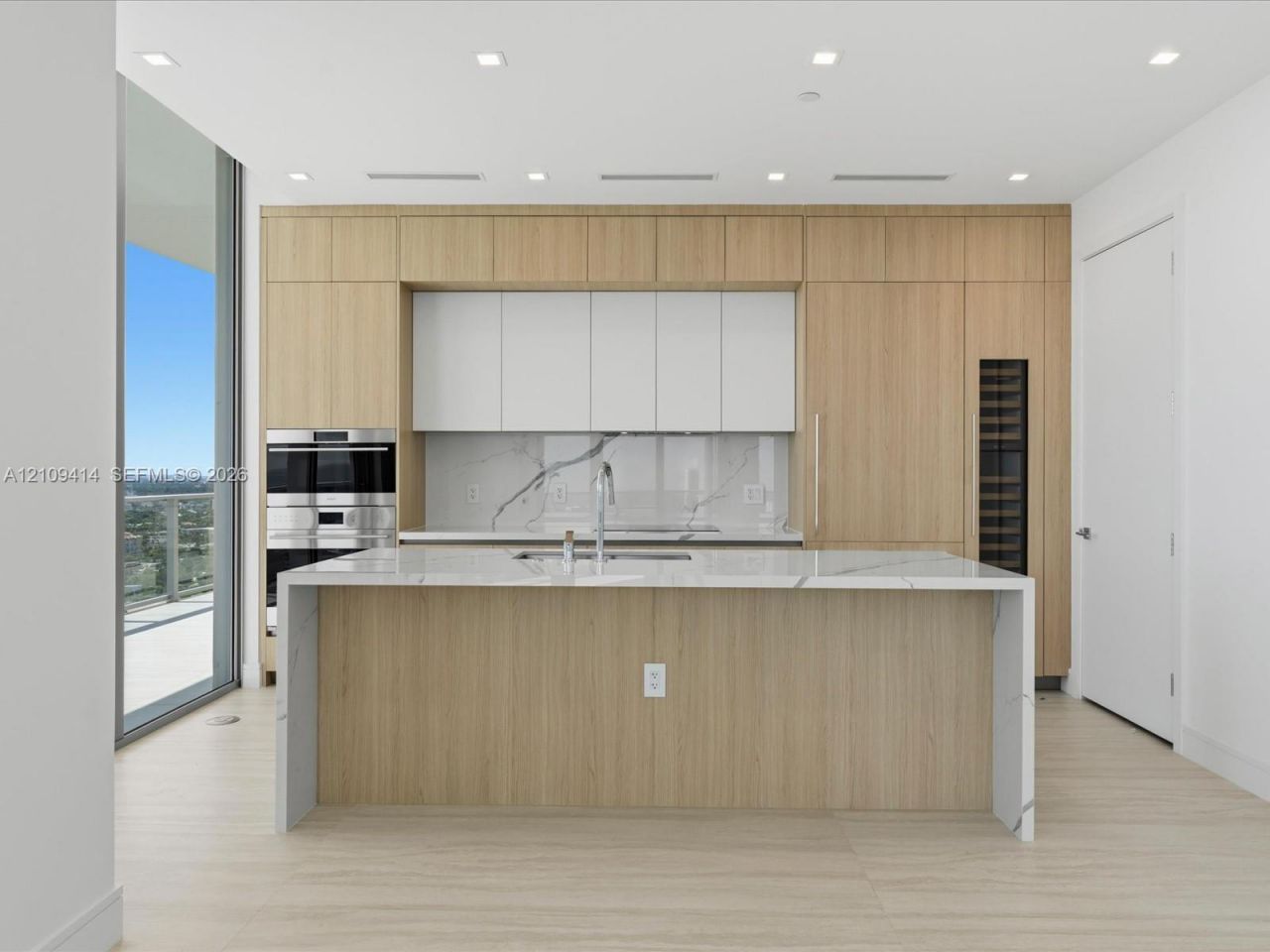 2411 Laguna Circle , Unit 3101, North Miami, FL 33181 Photo