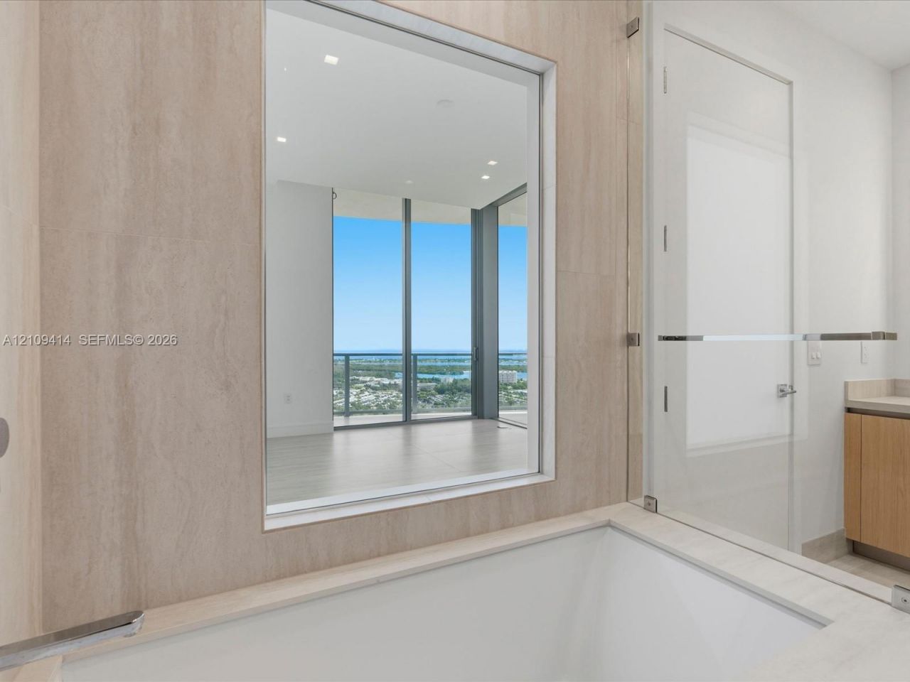 2411 Laguna Circle , Unit 3101, North Miami, FL 33181 Photo