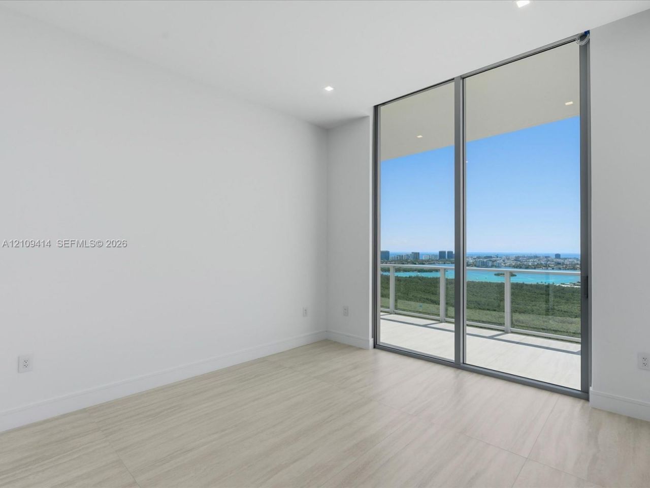 2411 Laguna Circle , Unit 3101, North Miami, FL 33181 Photo