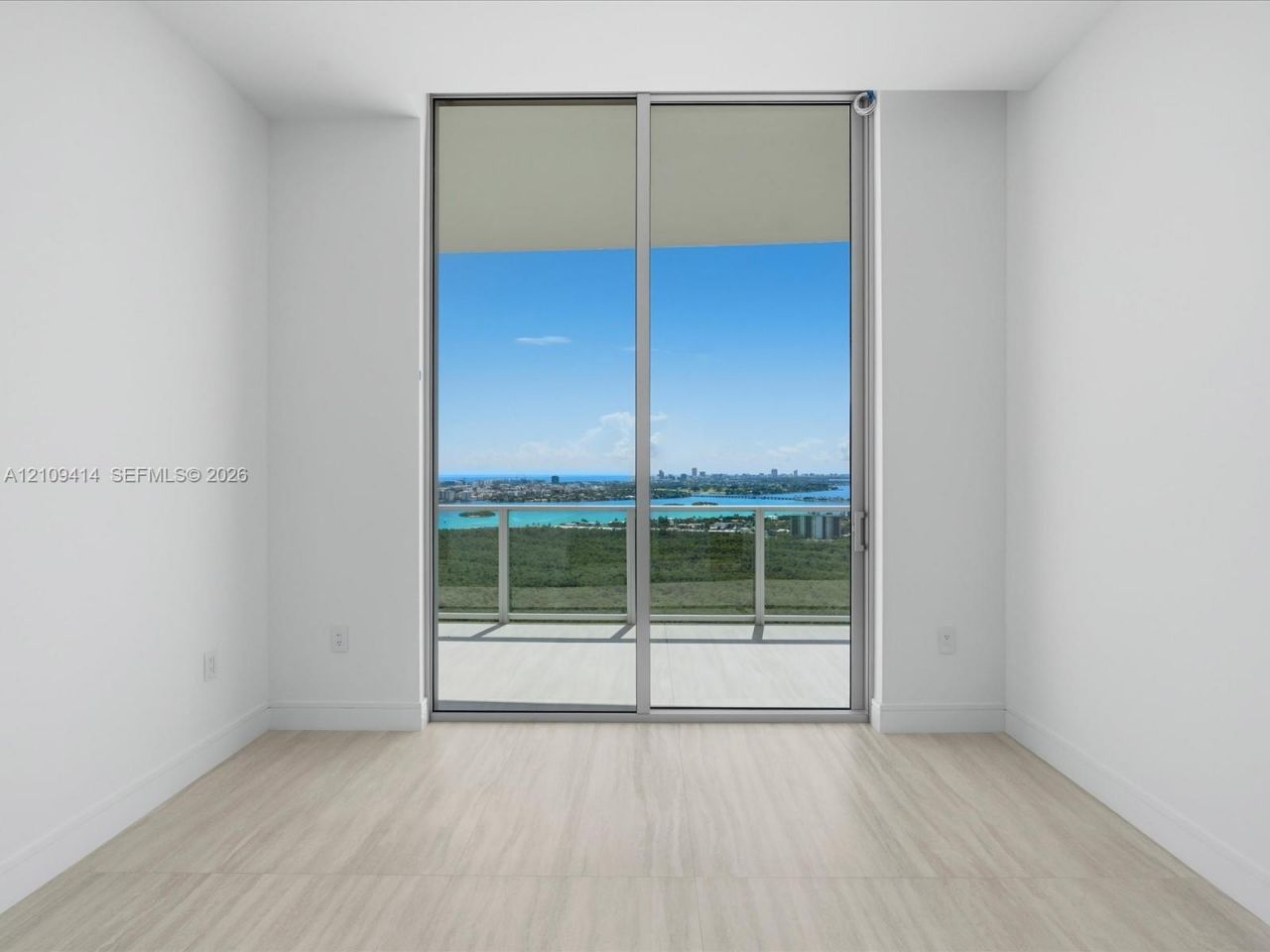 2411 Laguna Circle , Unit 3101, North Miami, FL 33181 Photo