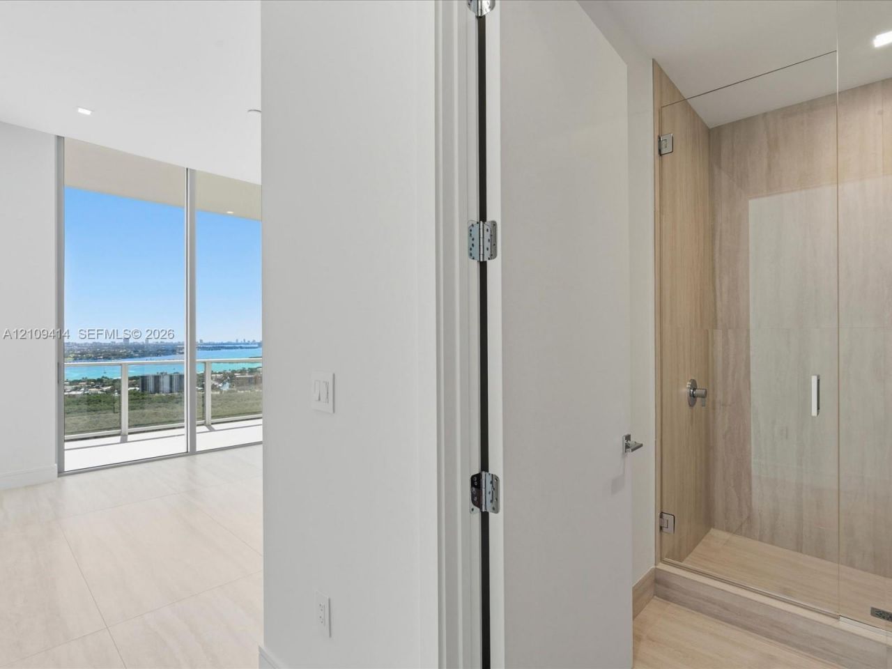 2411 Laguna Circle , Unit 3101, North Miami, FL 33181 Photo