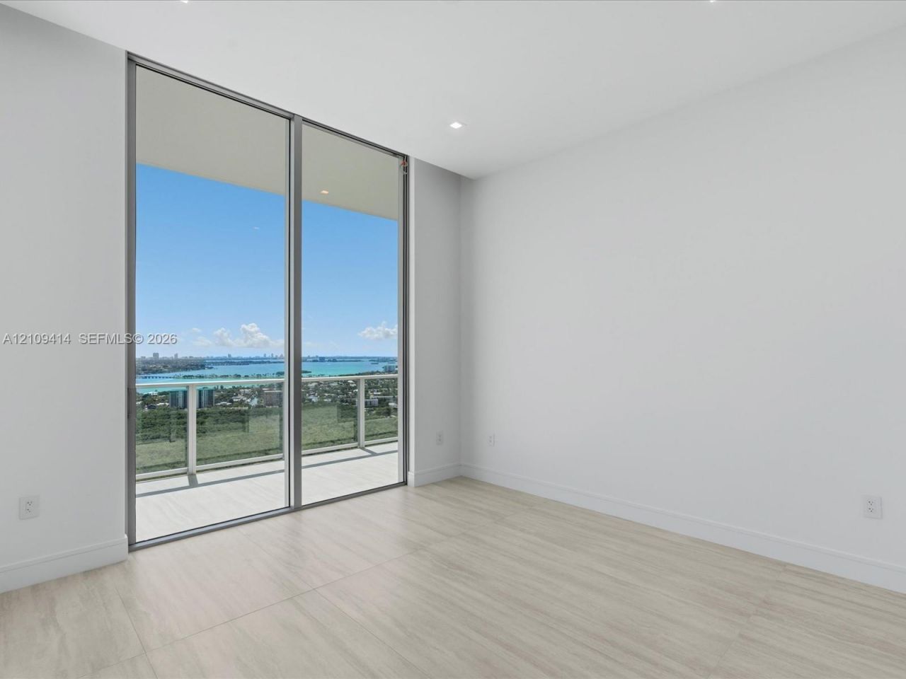 2411 Laguna Circle , Unit 3101, North Miami, FL 33181 Photo