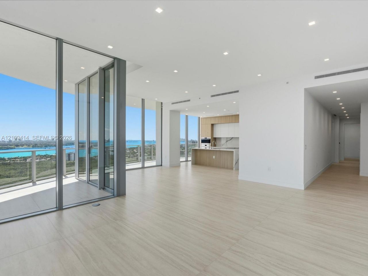 2411 Laguna Circle , Unit 3101, North Miami, FL 33181 Photo