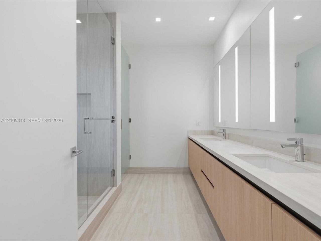 2411 Laguna Circle , Unit 3101, North Miami, FL 33181 Photo