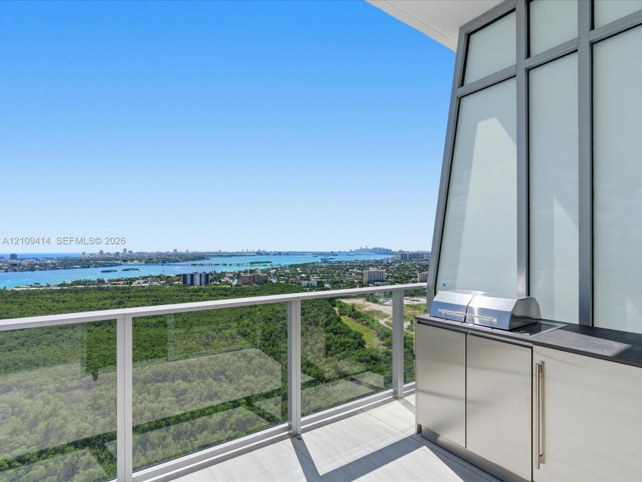 2411 Laguna Circle , Unit 3101, North Miami, FL 33181 Photo
